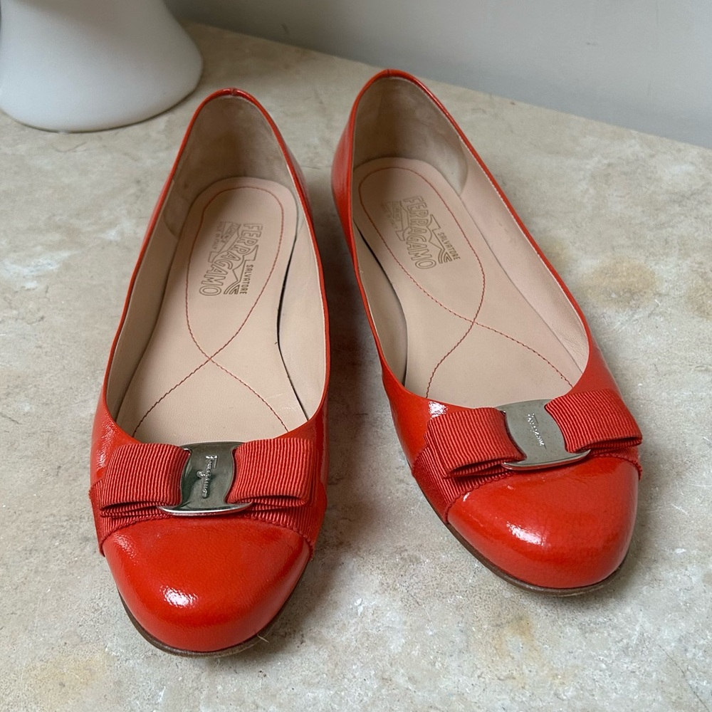 Salvatore Ferragamo peachy orange patent leather Ballet Flats size 9.5US EUC!